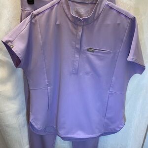 Figs scrub top and bottom set. Size small in lavender.
